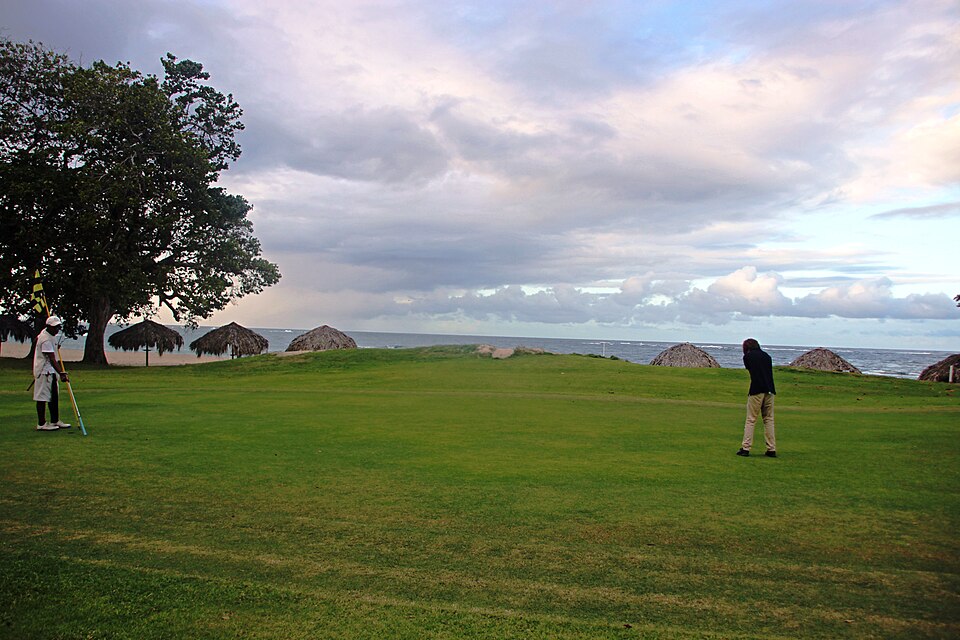 The coastal 7th green at Playa Dorada in Puerto Plata.